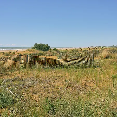 شقة Sea-front In An Excellent Position *